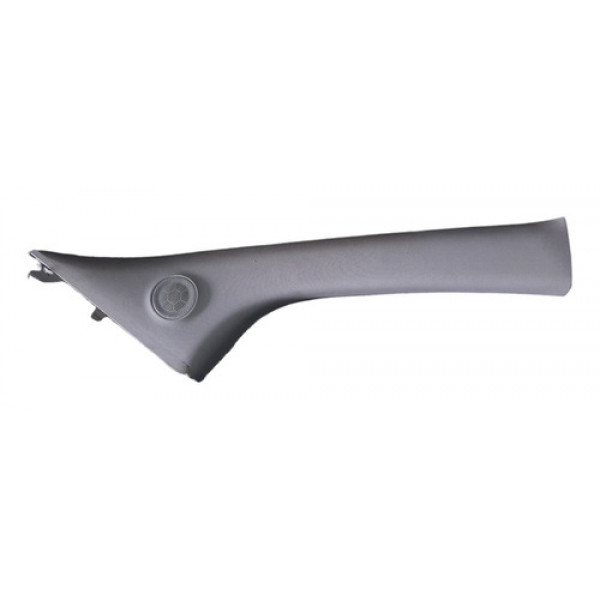 Moldura Coluna Direita Parabrisa  Tracker Ltz 1.8 16v 2014