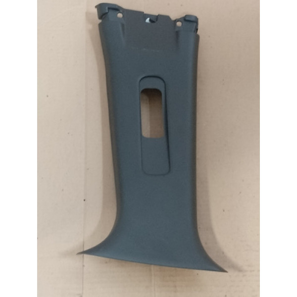 Acabamento Coluna Superior Esquerdo Kicks 2021 