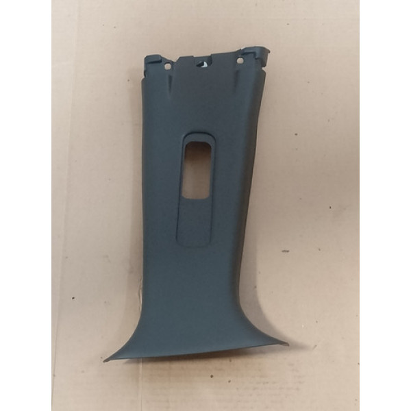 Acabamento Coluna Superior Direita Kicks 2021 