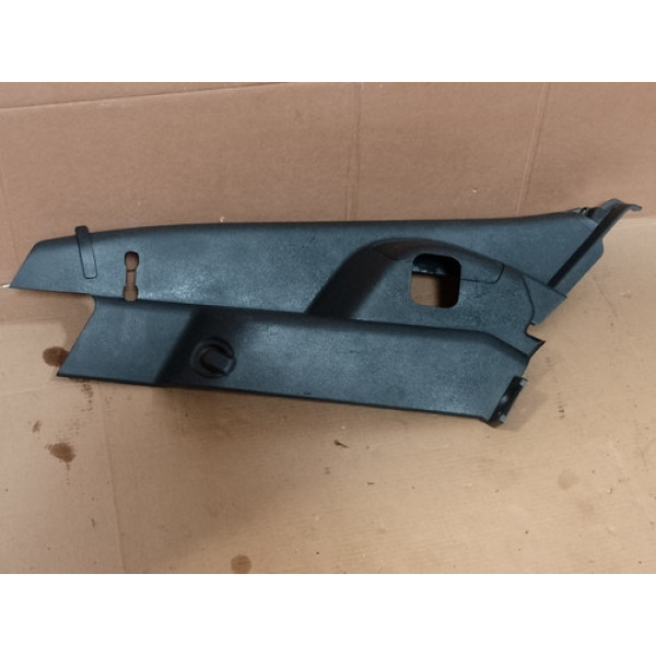 Acabamento Coluna Banco Traseiro Esquerdo Nissan Kicks 2021