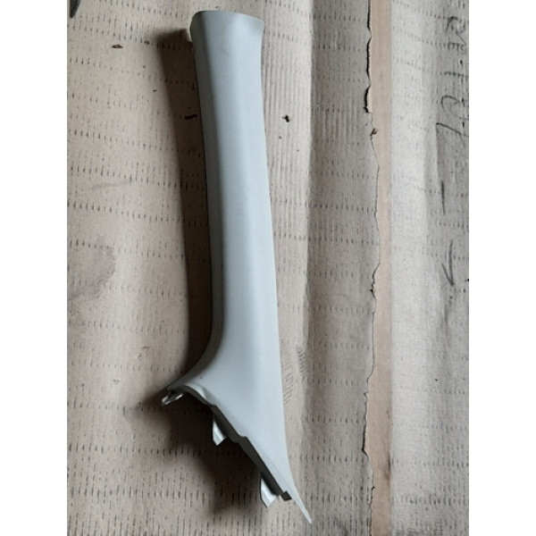 Moldura Parabrisa Esquerdo Nissan Versa  2019