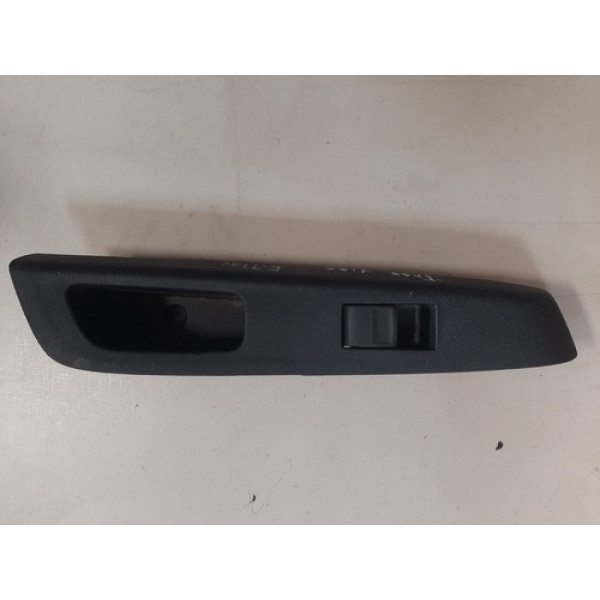 Comando Botão Vidro Traseiro Direito Etios