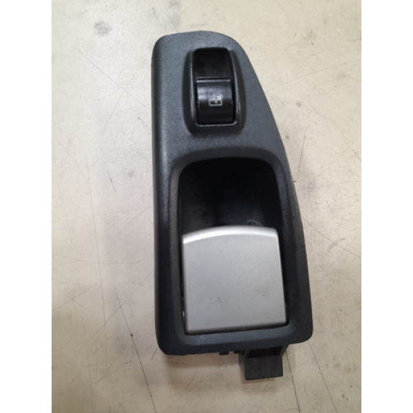 Macaneta Interna Traseira Direito C Botão  Vidro Idea 2013