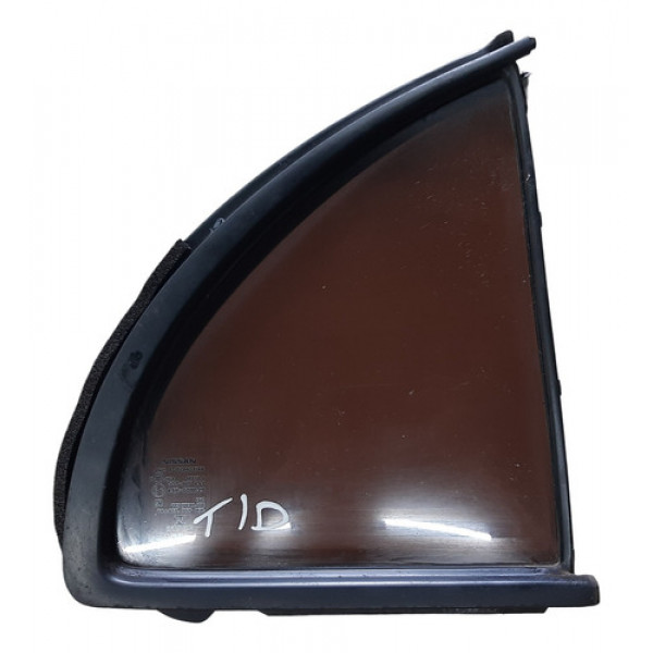 Vidro Vigia Traseiro Direito Nissan March 1.6sl 2015