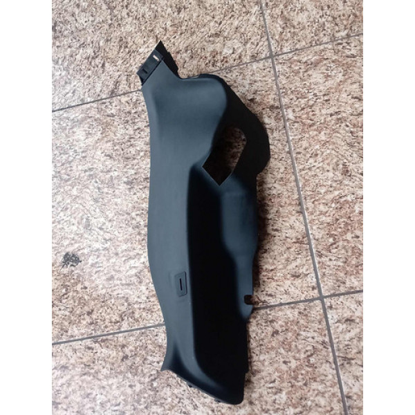 Acabamento Da Coluna Traseira Esquerda Gm Onix Turbo 20.