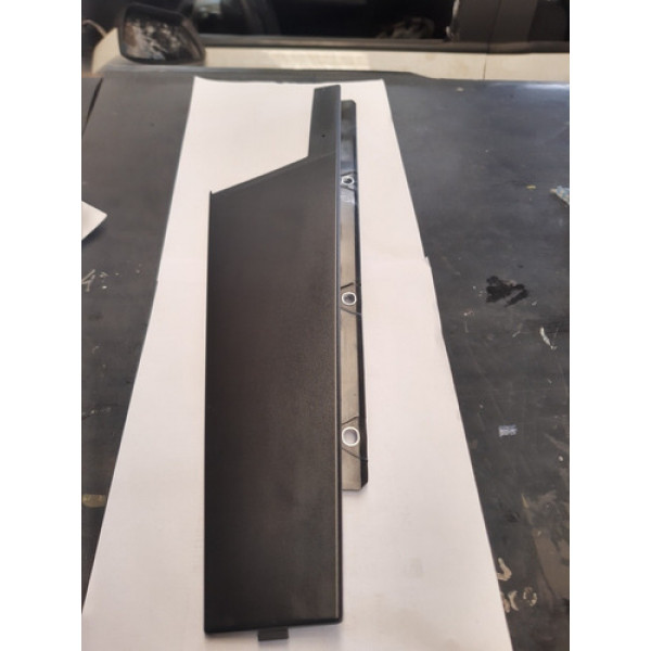 Moldura Porta Traseira Esquerda Jeep Renegade Sport 2016