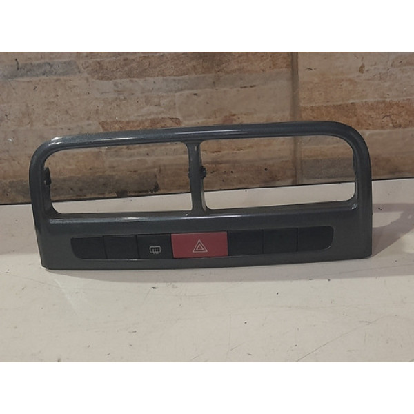 Moldura Com Botão Do Pisca Alerta Fiat Punto 2012