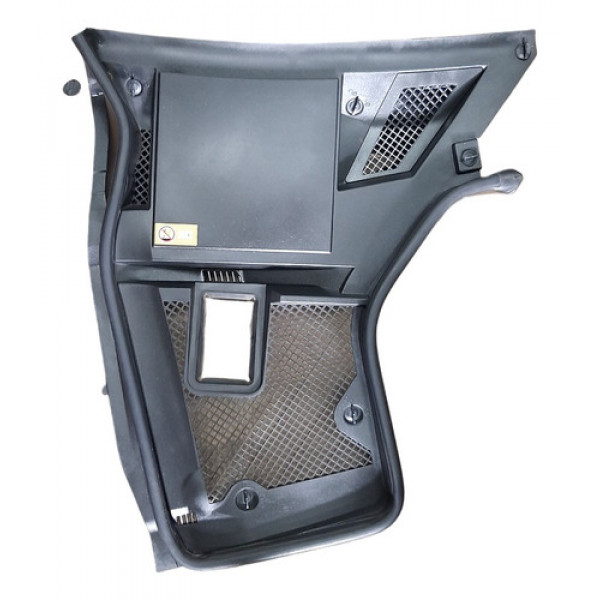 Churrasqueira Lado Direito Mercedes C180 2015